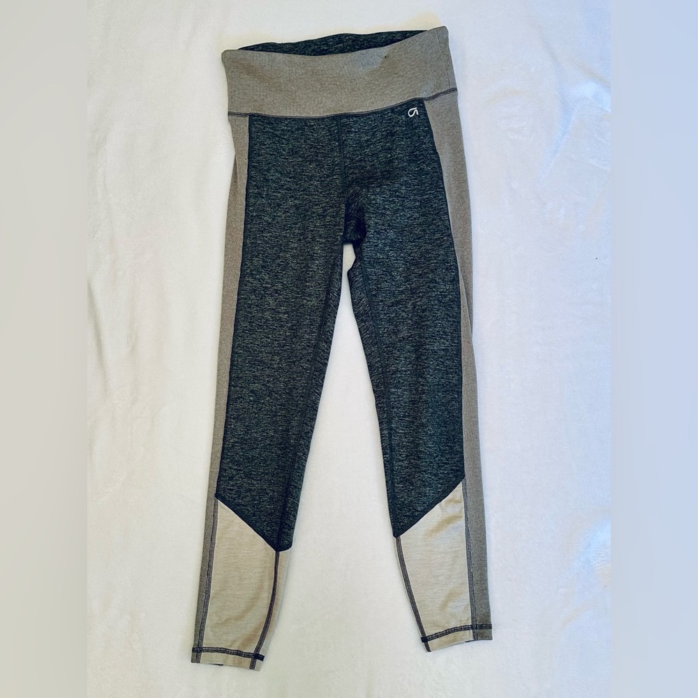 Gap fit - size M - gray leggings - 25” inseam